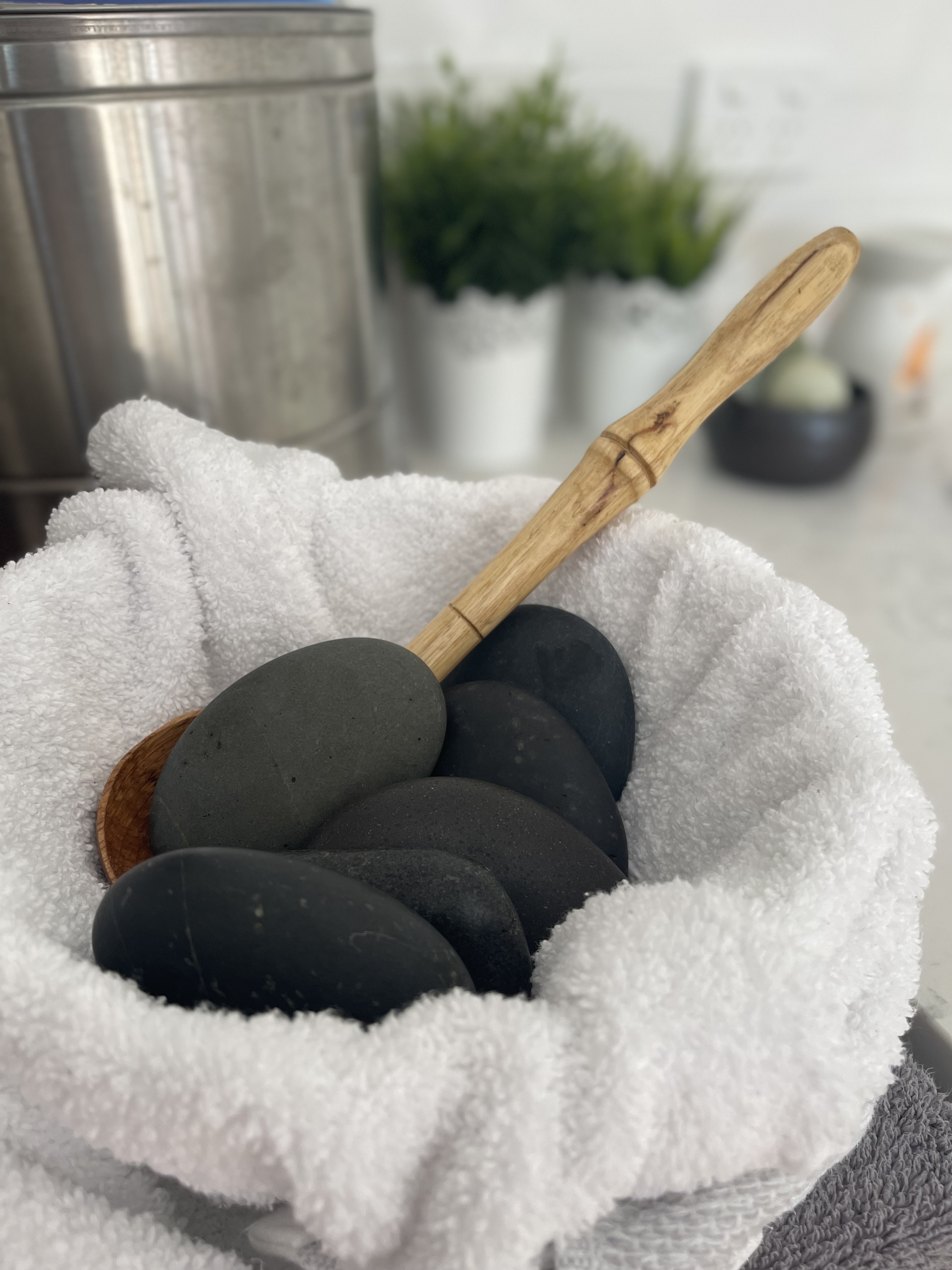 hot stone massage reflexology aromatherapy body treatment